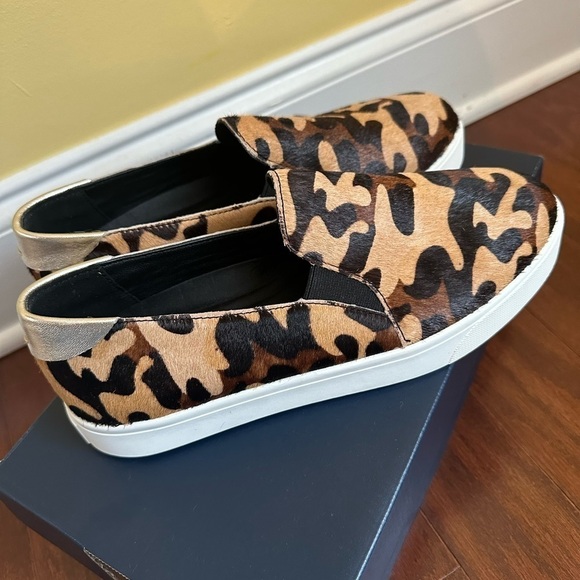 NIB ColeHaan Olson Sneaker in Camouflage calf hair leopard size 7.5 - Picture 1 of 6
